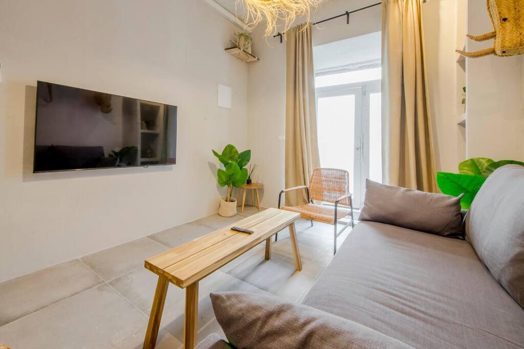 Cool Deluxe Interior Design A 2 Min De Gran Via Apartment Мадрид Екстериор снимка