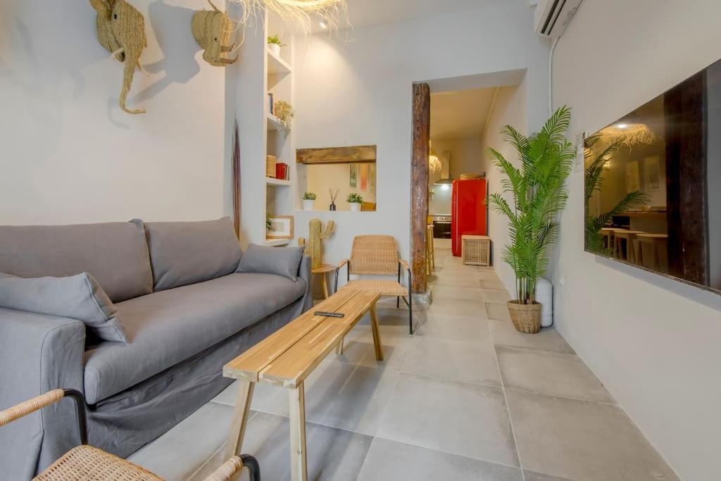 Cool Deluxe Interior Design A 2 Min De Gran Via Apartment Мадрид Екстериор снимка